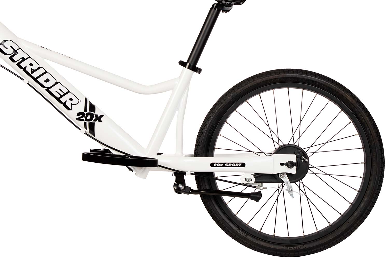 A studio detail of the rear wheel and rear drum brake on the Strider 20x Sport, a 20" all-in-one balance and pedal bike